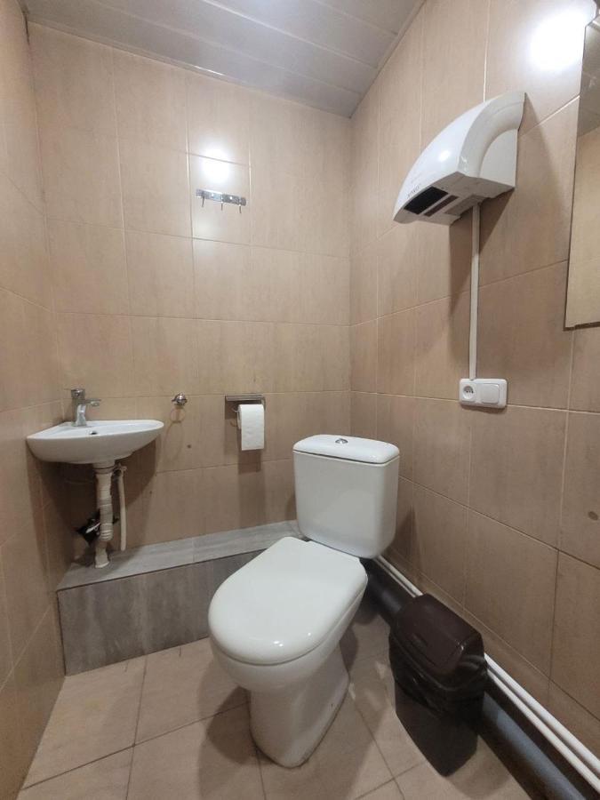 Hotel In Center Of Yerevan Bagian luar foto