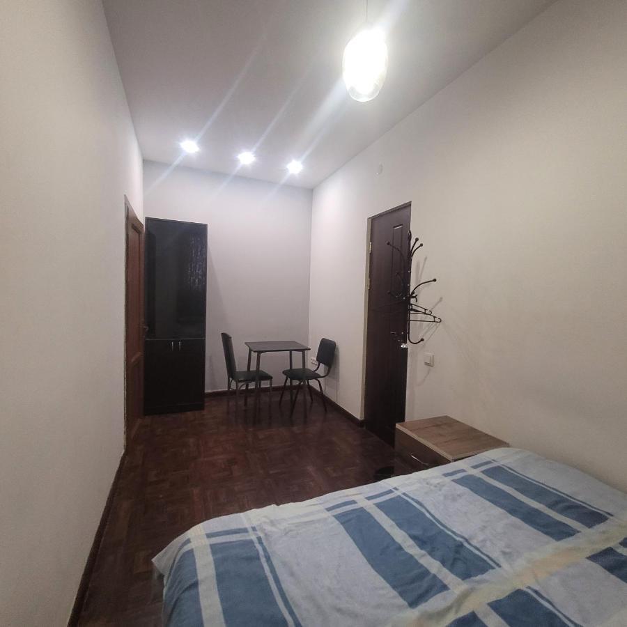 Hotel In Center Of Yerevan Bagian luar foto