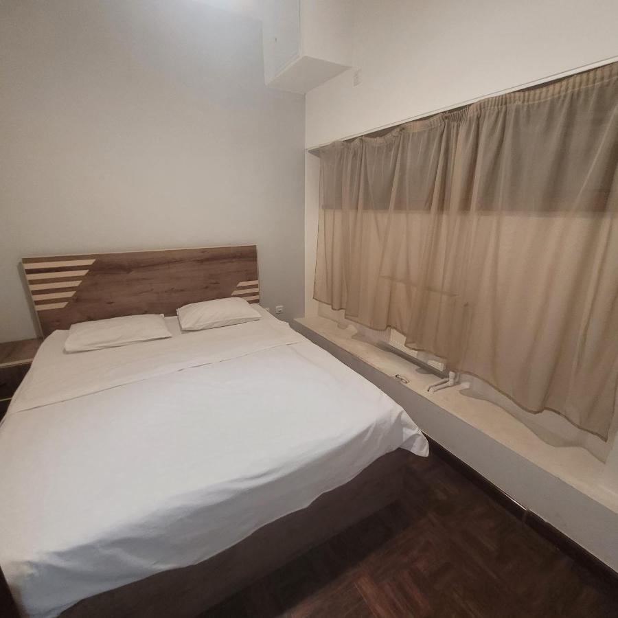 Hotel In Center Of Yerevan Bagian luar foto