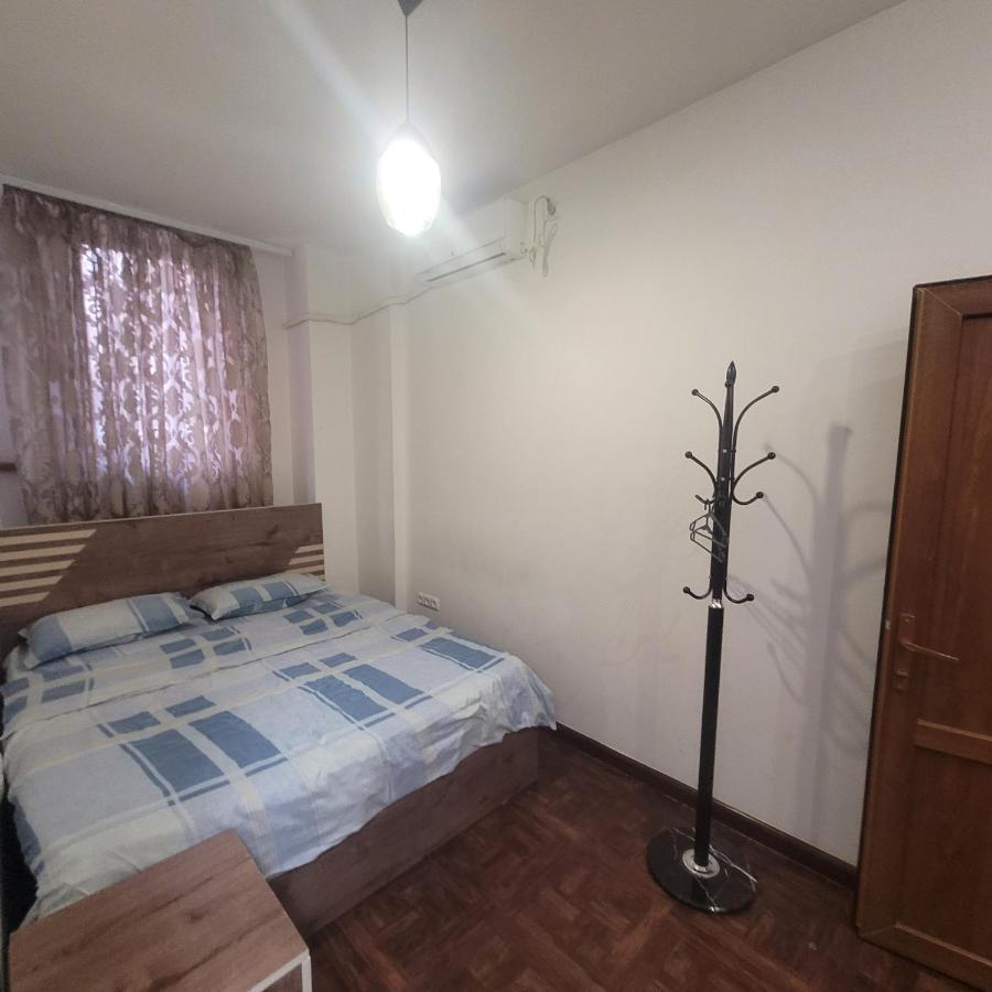 Hotel In Center Of Yerevan Bagian luar foto